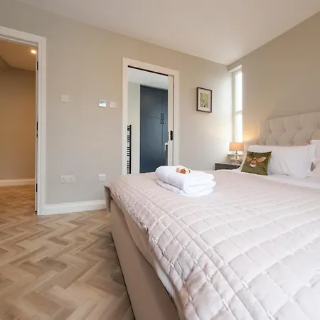 Luxury 1-bed - Free Parking - Heart Of Southville Apartment