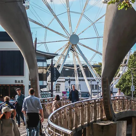 Luxury 1-bed - Free Parking - Heart Of Southville アパート ブリストル