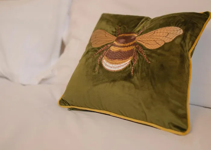 Luxury 1-bed - Free Parking - Heart Of Southville Bristol