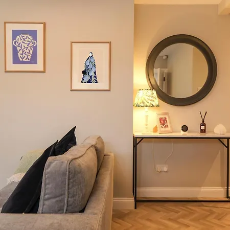 Luxury 1-bed - Free Parking - Heart Of Southville Bristol